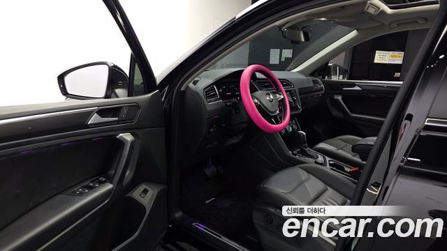Volkswagen Tiguan 2020 — photo 13