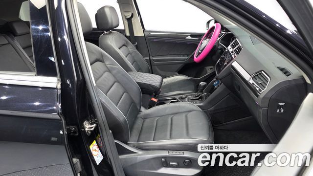 Volkswagen Tiguan 2020 — photo 17