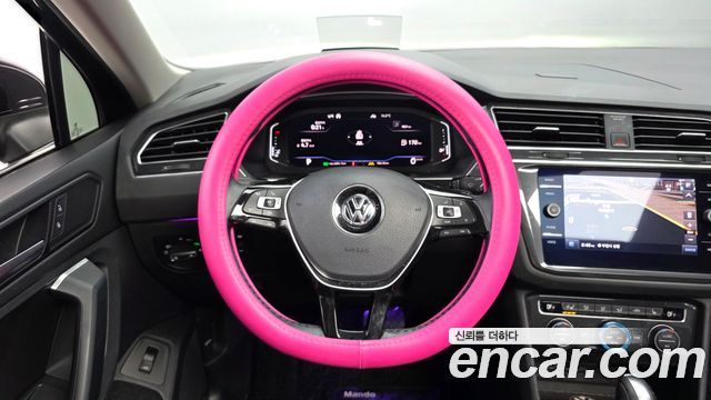 Volkswagen Tiguan 2020 — photo 19