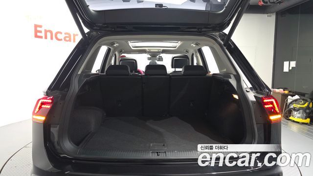 Volkswagen Tiguan 2020 — photo 26