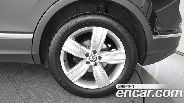 Volkswagen Tiguan 2020 — photo 7