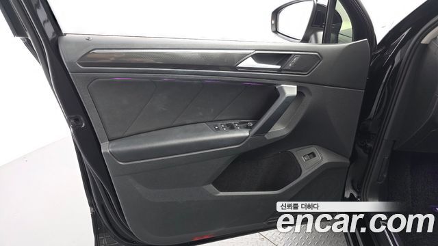 Volkswagen Tiguan 2020 — photo 14