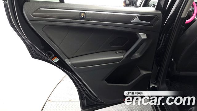 Volkswagen Tiguan 2020 — photo 15