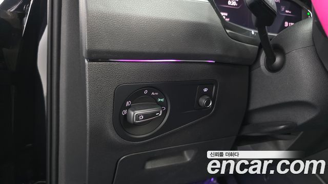 Volkswagen Tiguan 2020 — photo 28