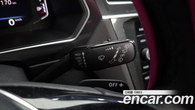 Volkswagen Tiguan 2020 — photo 37