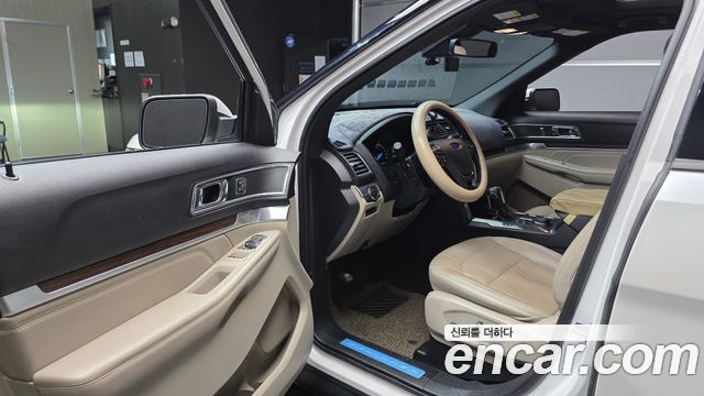 Ford Explorer 2018 — photo 10