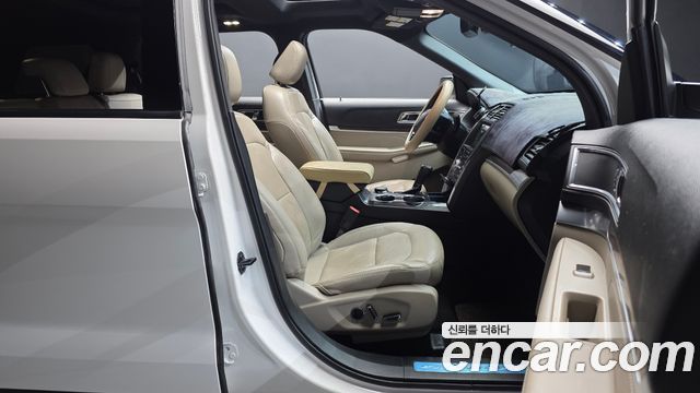 Ford Explorer 2018 — photo 11