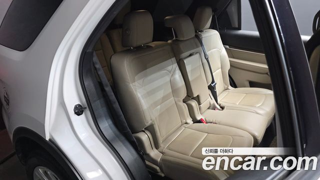 Ford Explorer 2018 — photo 12