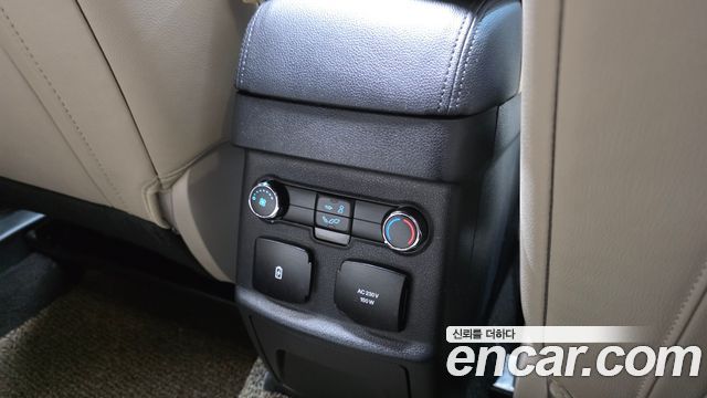 Ford Explorer 2018 — photo 17