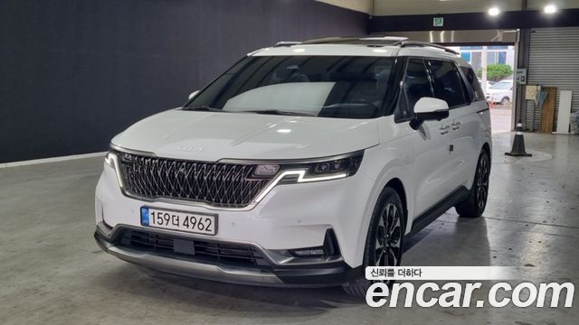 Kia Canival 2023 — photo 1