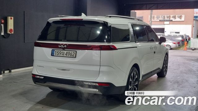 Kia Canival 2023 — photo 2