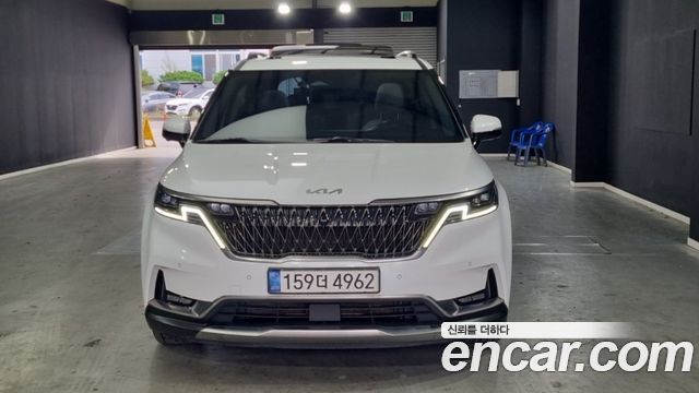 Kia Canival 2023 — photo 3