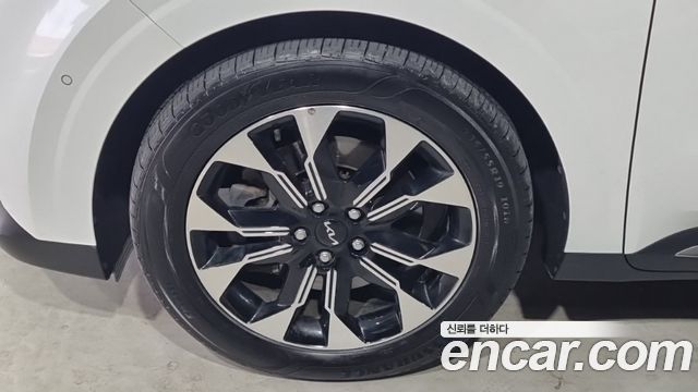 Kia Canival 2023 — photo 5
