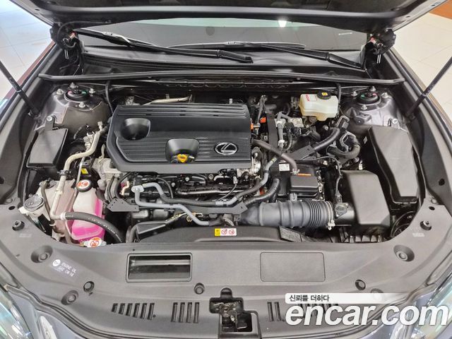 Lexus ES 2022 — photo 6