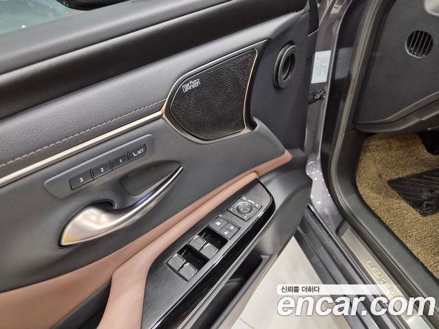 Lexus ES 2022 — photo 10
