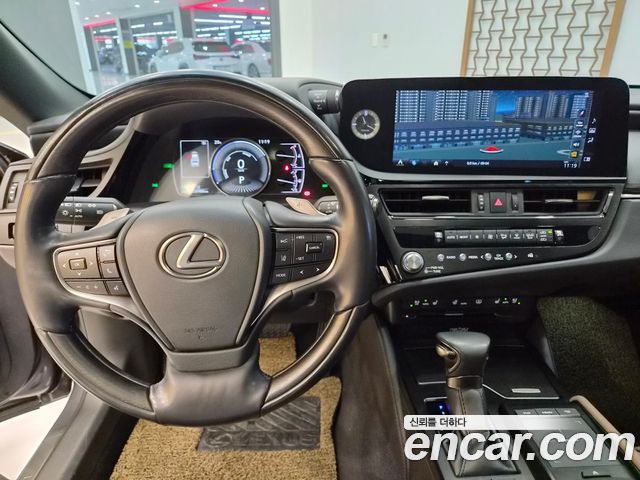 Lexus ES 2022 — photo 15