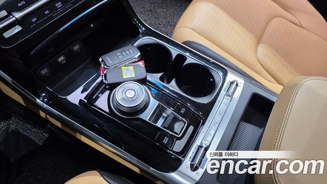 Kia Canival 2023 — photo 9