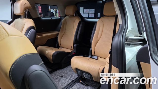 Kia Canival 2023 — photo 12