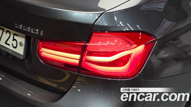 BMW 3-Series 2017 — photo 9