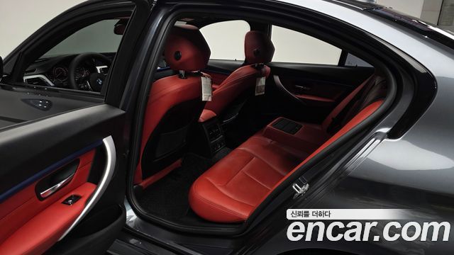 BMW 3-Series 2017 — photo 16