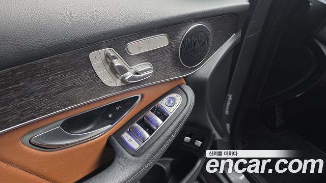 Mercedes-Benz GLC-Class 2021 — photo 28