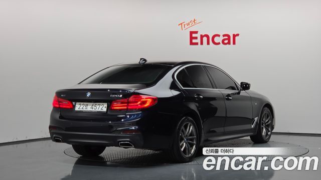 BMW 5-Series 2018 — photo 2