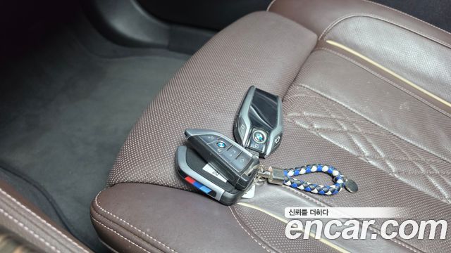 BMW 5-Series 2018 — photo 21