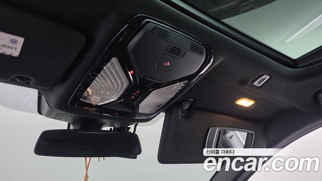 BMW 5-Series 2018 — photo 26