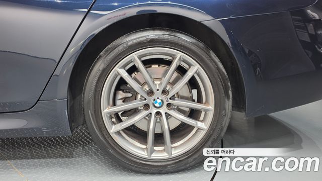 BMW 5-Series 2018 — photo 7