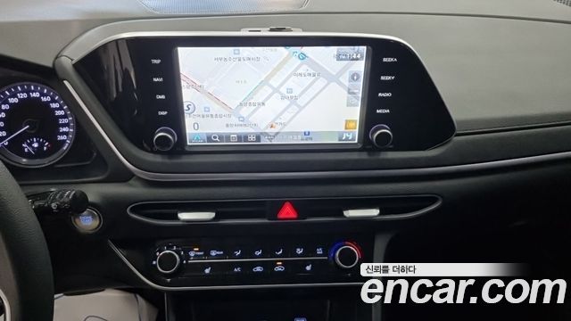 Hyundai Sonata 2022 — photo 12