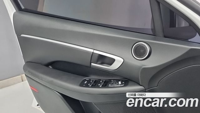 Hyundai Sonata 2022 — photo 17