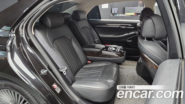 Genesis G90 2019 — photo 17