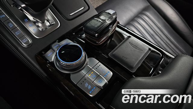 Genesis G90 2019 — photo 25