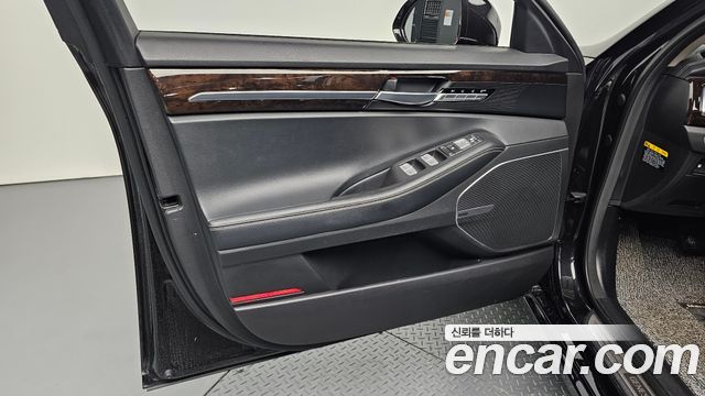 Genesis G90 2019 — photo 14