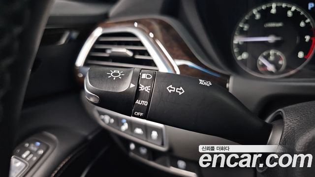 Genesis G90 2019 — photo 27