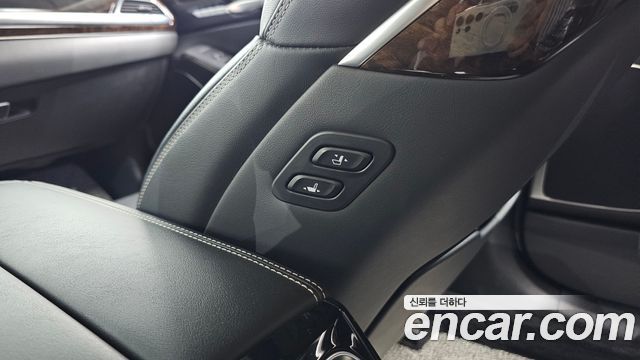 Genesis G90 2019 — photo 32