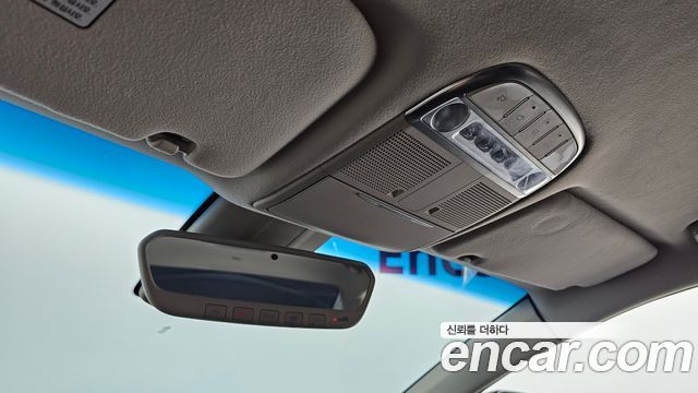 Genesis G90 2019 — photo 35