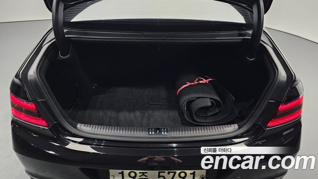 Genesis G90 2019 — photo 37