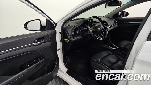 Hyundai AVANTE 2020 — photo 10