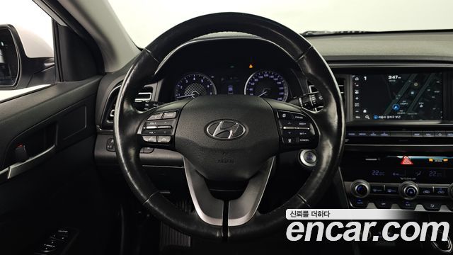 Hyundai AVANTE 2020 — photo 13