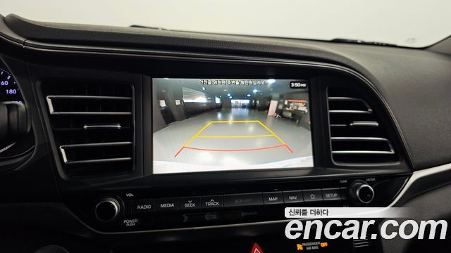 Hyundai AVANTE 2020 — photo 15