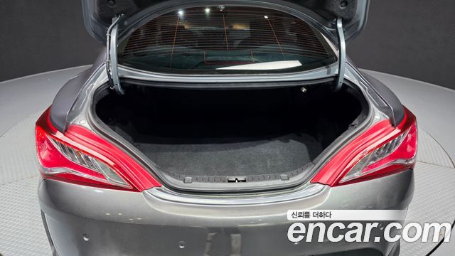 Hyundai Genesis 2015 — photo 26