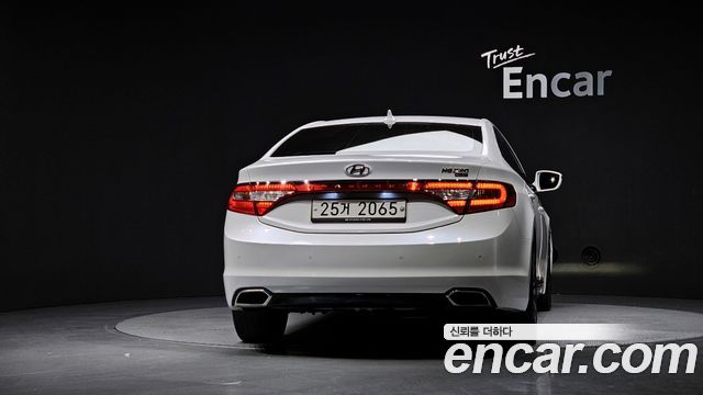 Hyundai Grandeur 2015 — photo 4