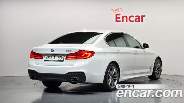 BMW 5-Series 2018 — photo 2