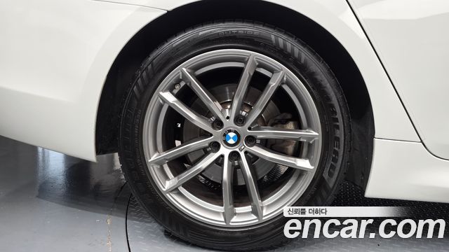 BMW 5-Series 2018 — photo 5