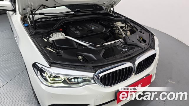 BMW 5-Series 2018 — photo 6