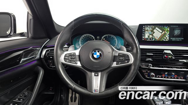 BMW 5-Series 2018 — photo 12