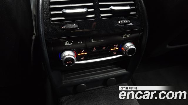 BMW 5-Series 2018 — photo 20