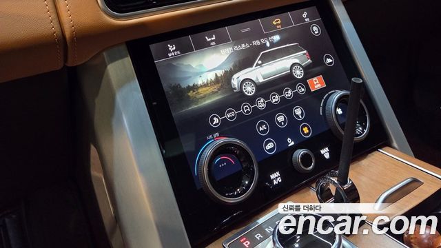 Land Rover Range Rover 2020 — photo 12