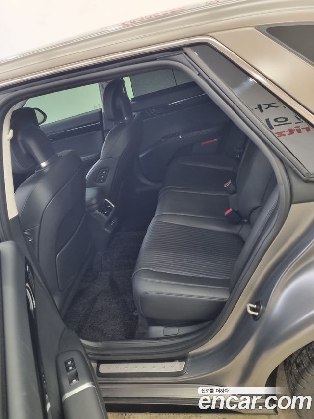 Hyundai Grandeur 2023 — photo 8